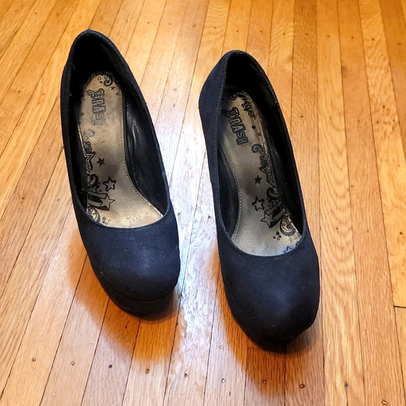 Wedge Heels - Picture 1 of 2